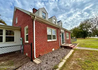 406 N Caswell Street, La Grange, NC 28551 – photo 6: IMG_0396