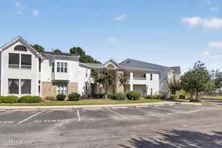 3907 Botsford Court Unit 204, Wilmington, NC 28412 — 2-bedroom condo in Rivers Edge, Wilmington, NC, photo 4 of 37: 3907BotsfordCourtUnit204-4