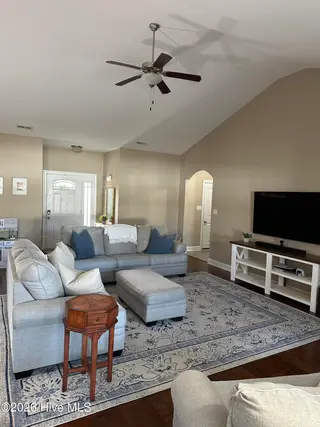 457 Meadowlark Drive, Winterville, NC 28590 – photo 4: IMG_3794