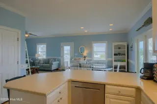 625 New River Inlet Road, North Topsail Beach, NC 28460 – photo 21: 625 New River Inlet Road - Interiors - E