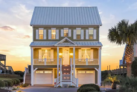 3586 Island Dr, North Topsail Beach
