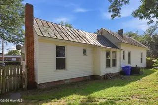 411 Latham Street, Greenville, NC 27834 – photo 8: 5-web-or-mls-IMG_9973