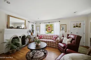 1301 N Poplar Street, Aberdeen, NC 28315 – photo 16: Living Room