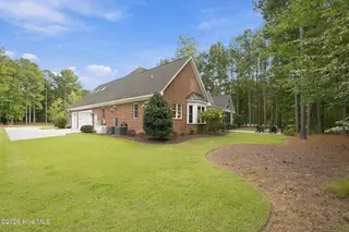 3725 Viridian Trace, New Bern, NC 28562 — 4-bedroom home in Carolina Colours, New Bern, NC, photo 5 of 57: 7-web-or-mls-DSC_0383 (1)
