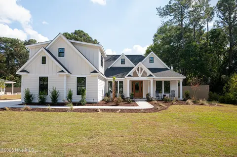 385 Crow Creek Dr NW, Calabash