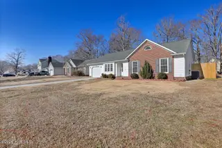 161 Raintree Circle, Jacksonville, NC 28540 – photo 4: 001_6g8a9303_418