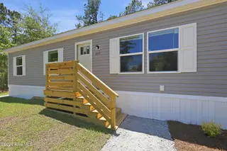 317 N Red Maple Court, Swansboro, NC 28584 – photo 6: 5-web-or-mls-317 N Red Maple Ct 005