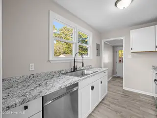 402 New River Drive, Jacksonville, NC 28540 – photo 17: 025a1312