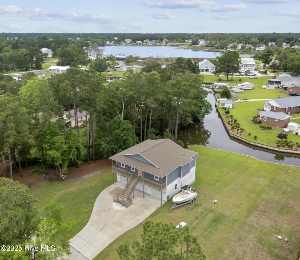 452 Crows Nest Lane, Sneads Ferry, NC 28460 — 3-bedroom home in Weston Lyall, Sneads Ferry, NC, photo 1 of 36: Screenshot 2025-06-06 at 3.34.56PM