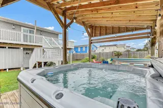 1720 N New River Drive, Surf City, NC 28445 — 5-bedroom home in Old Settlers Beach, Surf City, NC, photo 4 of 44