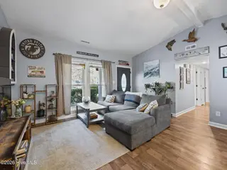 621 Shadowridge Road, Jacksonville, NC 28546 – photo 8: 9-web-or-mls-621 Shadowridge Rd 6