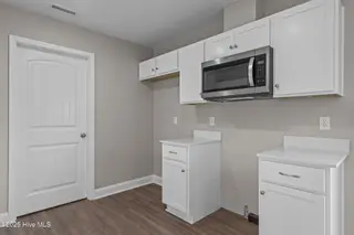 925 Campbell Street, Wilmington, NC 28401 – photo 16: 19-web-or-mls-DSC03453