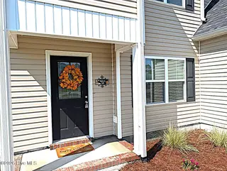 110 Sonia Drive, Hubert, NC 28539 — 3-bedroom home in Eastport, Hubert, NC, photo 3 of 38