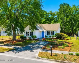 1912 Washington Street, Wilmington, NC 28401 – photo 2: A brighter front photo