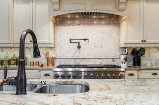 4010 Wyndmere Drive, Southport, NC 28461 – photo 16: Professional Grade Culinary Space