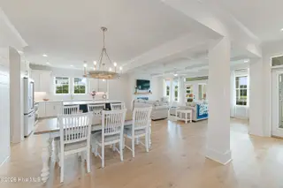855 Cannonsgate Drive, Newport, NC 28570 – photo 3: Open living space