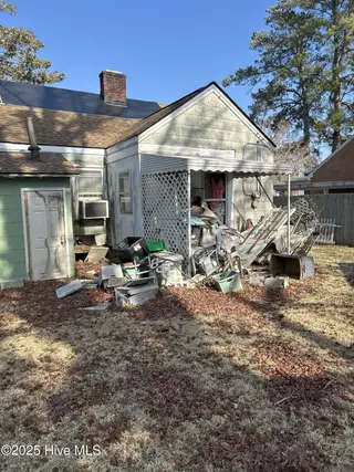 919 Hunnicutt Avenue, Elizabeth City, NC 27909 – photo 2: Backyard