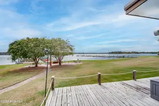 110 S Washington Harbor, Washington, NC 27889 — 3-bedroom townhome in Washington Harbour, Washington, NC, photo 20 of 27