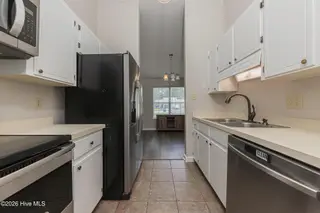 114 Jenny Lane, Havelock, NC 28532 — 3-bedroom townhome in Village Park, Havelock, NC, photo 18 of 37: Kitchen