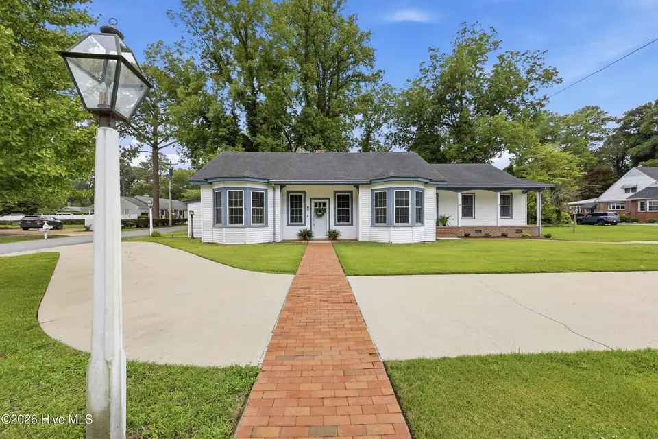 1615 Parkview Drive, Elizabeth City, NC 27909 – photo 1 of 46: Main