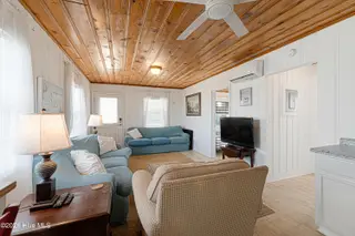 312 E Bogue Boulevard, Atlantic Beach, NC 28512 – photo 9: Open living space