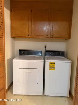 328 Haven Drive M-5, Greenville, NC 27834 – photo 6: Washer and Dryer
