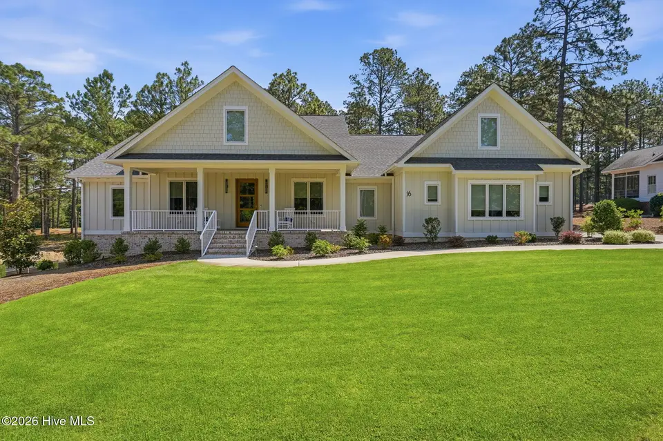 16 Middlebury Road, Pinehurst, NC 28374 – photo 1 of 35: Front