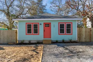 103 N Middleton Avenue, Oak Island, NC 28465 – photo 3