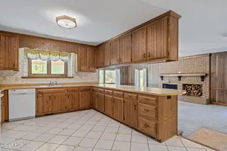 311 Lord Granville Drive, Morehead City, NC 28557 – photo 14: Kitchen