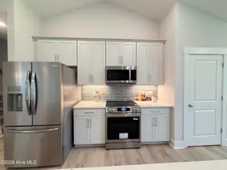 122 Live Oak Circle, Lake Waccamaw, NC 28450 – photo 8: KITCHEN DETAIL