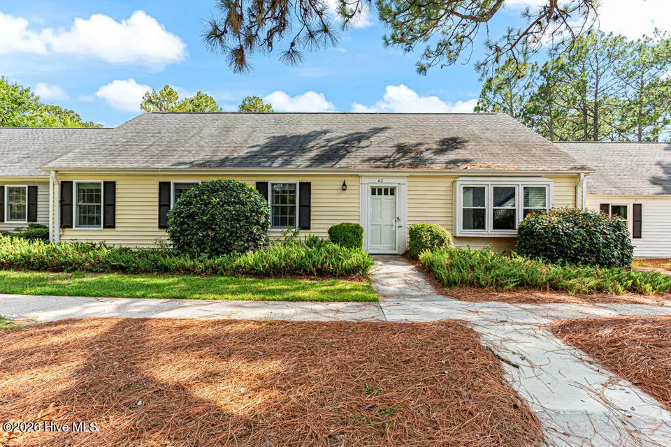 42 Village Green Circle, Southern Pines, NC 28387 – photo 1 of 26: 42 Village Green Circle