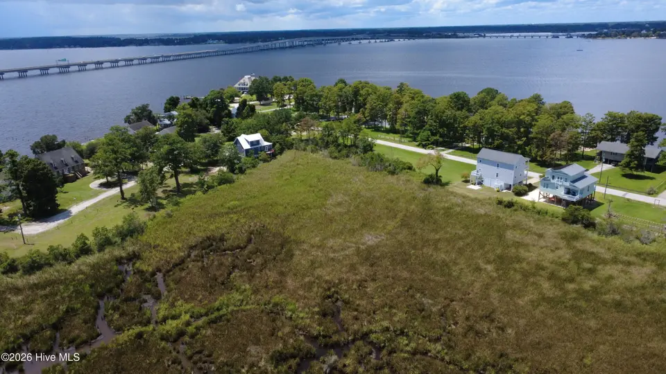 53 53 Bayside Drive, New Bern, NC 28560 – photo 1 of 15: Riverside Dr.