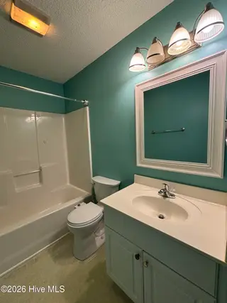 498 Primrose Lane, Winterville, NC 28590 – photo 13: Guest Bathroom View 2