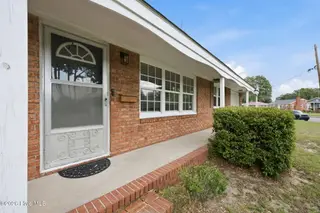 1714 Washington Street, New Bern, NC 28560 – photo 2: Front porch