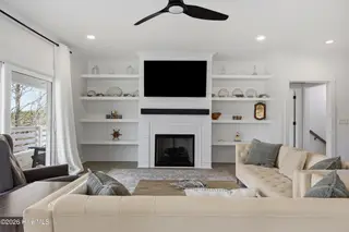 1027 Meridian Drive, Sneads Ferry, NC 28460 – photo 19: 36_living room