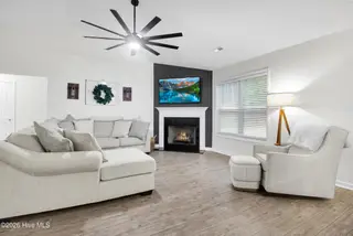 334 Station House Road, New Bern, NC 28562 – photo 6: Livingroom