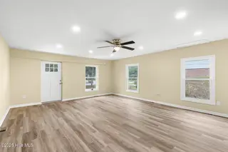 406 Carole Drive, Jacksonville, NC 28540 — 3-bedroom home in Pine Forest Acres, Jacksonville, NC, photo 13 of 42: Flex Room
