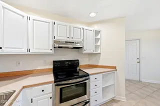 3039 Weatherby Court, Wilmington, NC 28405 — 2-bedroom home in Northchase, Wilmington, NC, photo 9 of 41: Kitchen 2