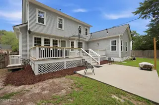 1504 Muirfield Drive, Greenville, NC 27858 – photo 13: 9-web-or-mls-BLS_0007 (1)