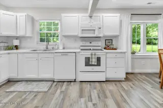 1502 N Hills Court, New Bern, NC 28562 – photo 12: Kitchen