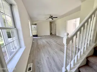213 Country Place Road, Wilmington, NC 28409 — 3-bedroom home in Country Place, Wilmington, NC, photo 2 of 28: IMG_2763