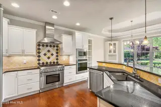 6618 Motts Village Road, Wilmington, NC 28412 – photo 10: 12_kitchen