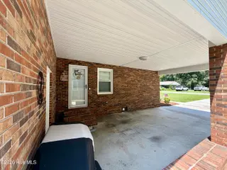 209 Nancy Street, Lake Waccamaw, NC 28450 – photo 5: IMG_6528