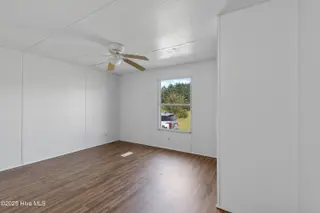 712 Longwood Road NW, Ocean Isle Beach, NC 28469 — 3-bedroom manufactured home, Ocean Isle Beach, NC, photo 19 of 33: 712LongwoodRdNW - 4
