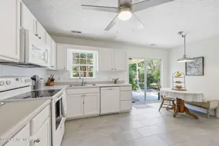 103 Coachman Lane, Newport, NC 28570 – photo 8: 8-web-or-mls-103 Coachman Ln 051