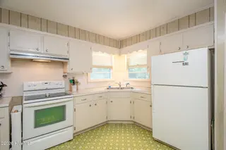 7205 Emerald Drive, Emerald Isle, NC 28594 – photo 8: 7205 EMERALD DRIVE (22)