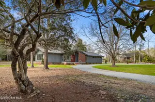 1000 Pine Street, Lake Waccamaw, NC 28450 – photo 2: 3-DSC03989