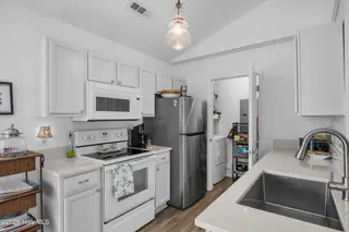 5400 Sun Coast Drive, Wilmington, NC 28411 – photo 15: 15_kitchen