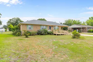 106 Pinewood Drive, Goldsboro, NC 27534 – photo 1: 5T5A2063