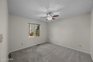 212 Pinewood Drive, New Bern, NC 28562 – photo 21: 16-web-or-mls-0C0A1144